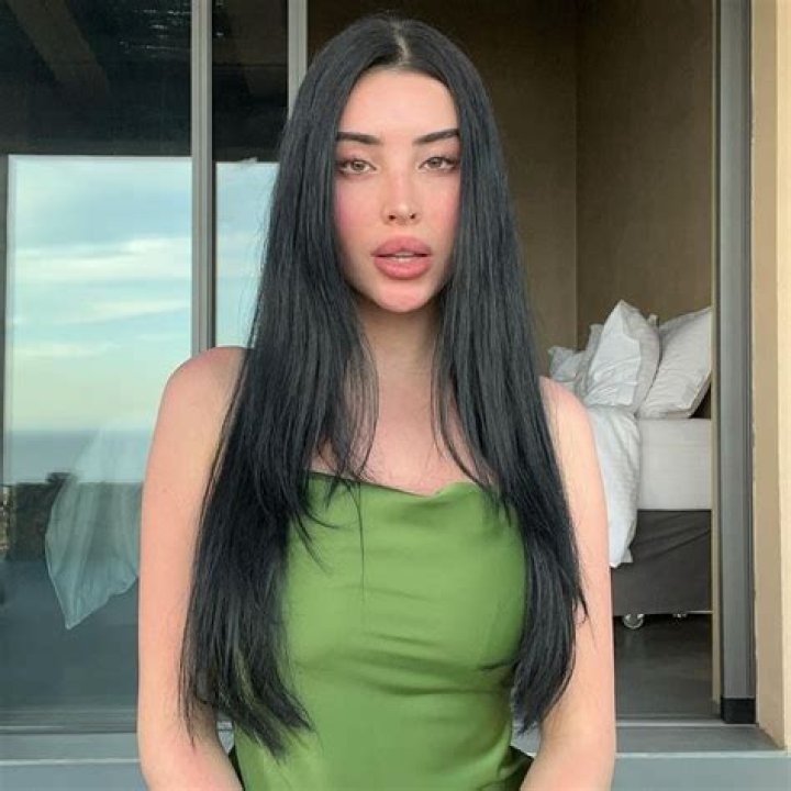 Jenbear92 (TikTok Star) Wiki, Bio, Age, Height, Weight, Measurements, Boyfriend, Net Worth, Facts